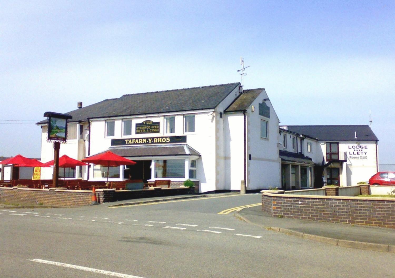Hotel Tafarn Y Rhos Llangefni Exterior foto